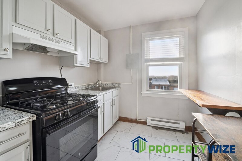 Charming 2-bedroom, 1-bath unit located in the desirable Benton Heights area. property image