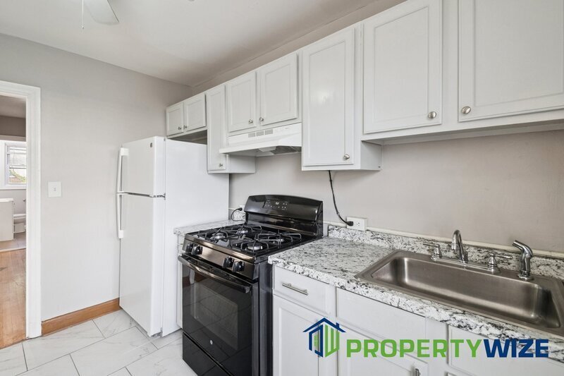 Charming 2-bedroom, 1-bath unit located in the desirable Benton Heights area. property image