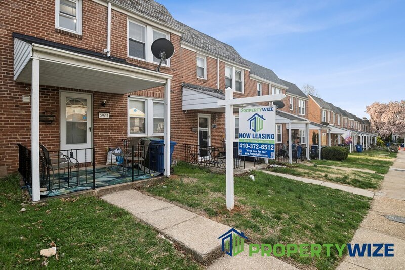 Charming 2-bedroom, 1-bath unit located in the desirable Benton Heights area. property image