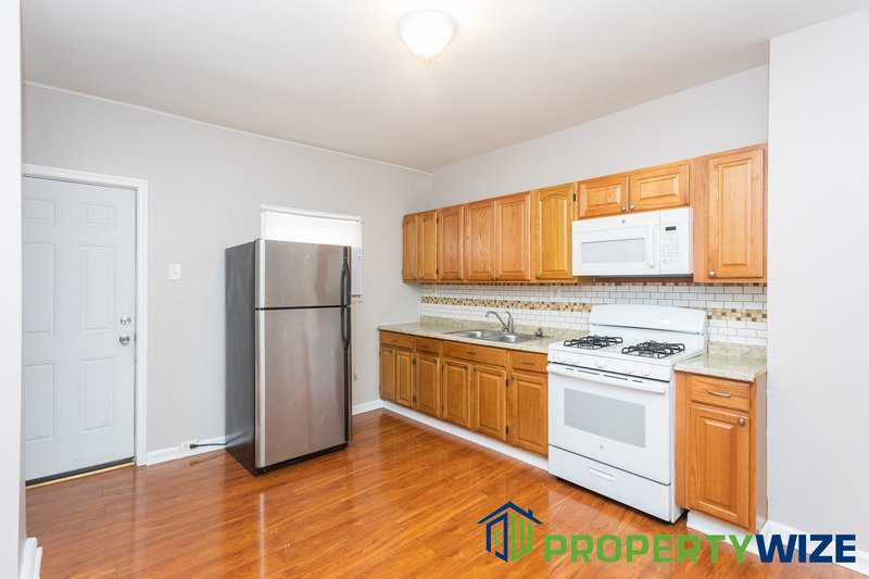 Beautiful 3 Bedroom and 1 Bathroom home with new carpet, new kitchen, updated HVAC and improved basement. property image