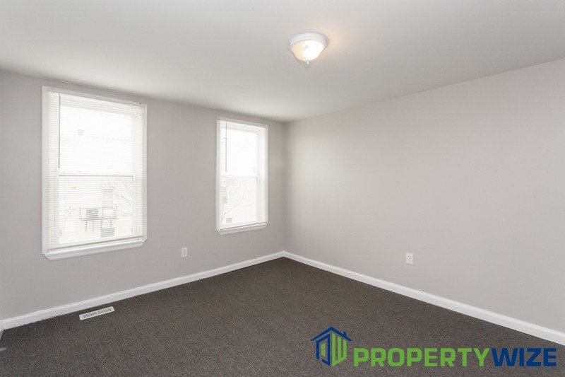 Beautiful 3 Bedroom and 1 Bathroom home with new carpet, new kitchen, updated HVAC and improved basement. property image