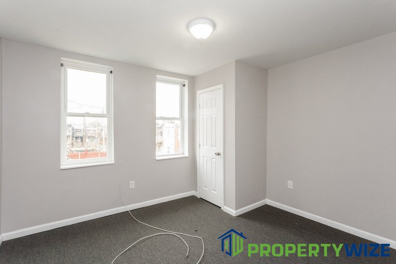 Beautiful 3 Bedroom and 1 Bathroom home with new carpet, new kitchen, updated HVAC and improved basement. property image