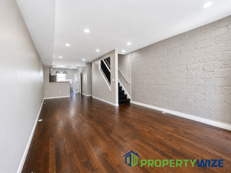 Charming 3BR Row Home in Great Neighbourhood! property image