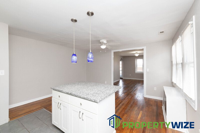 Lovely 3 Bedroom, 1.5 Baths, Two level Villa with all the bells and whistles: property image