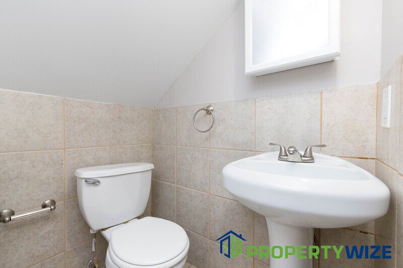 Lovely 3 Bedroom, 1.5 Baths, Two level Villa with all the bells and whistles: property image