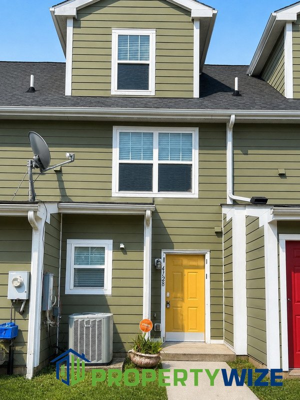 This renovated 3-bedroom, 2-bathroom townhome has all the bells and whistles. property image